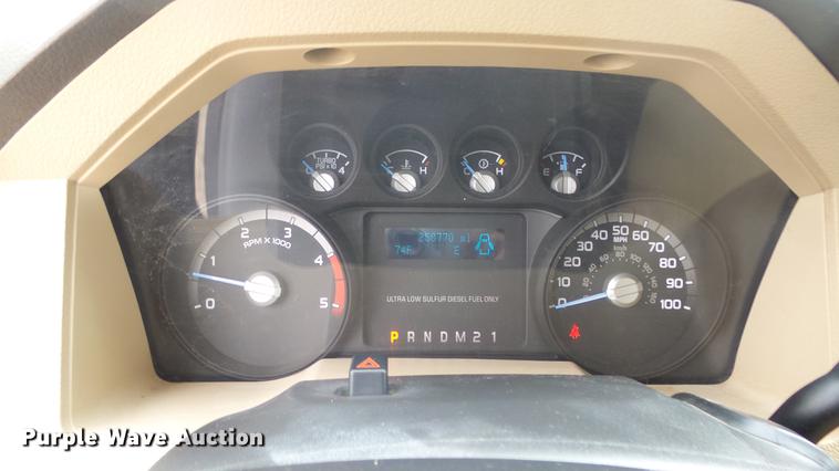 image for item ES9446 2013 Ford F350 Super Duty SuperCab pickup truck