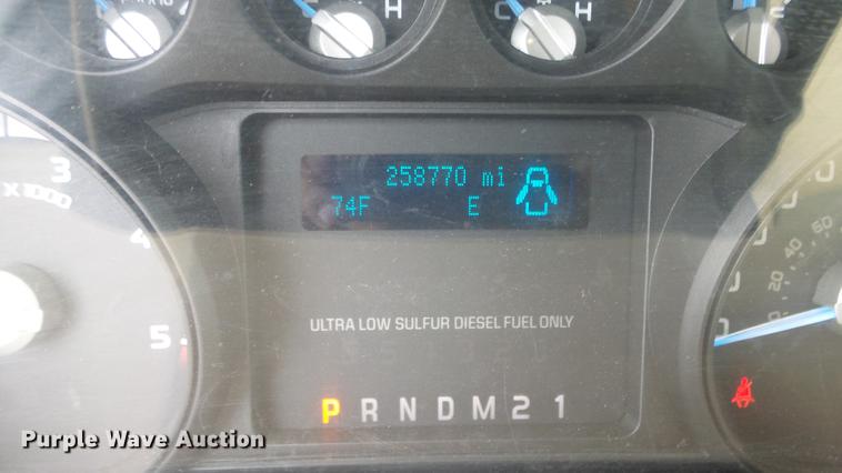 image for item ES9446 2013 Ford F350 Super Duty SuperCab pickup truck