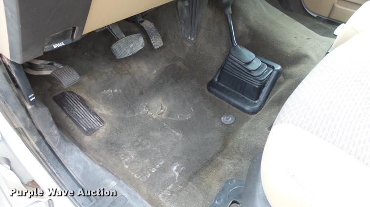 image for item ES9446 2013 Ford F350 Super Duty SuperCab pickup truck