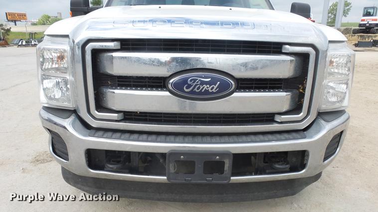 image for item ES9446 2013 Ford F350 Super Duty SuperCab pickup truck