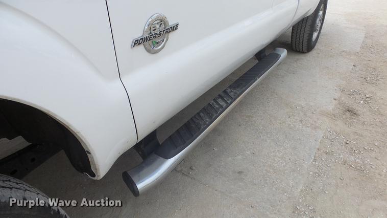 image for item ES9446 2013 Ford F350 Super Duty SuperCab pickup truck