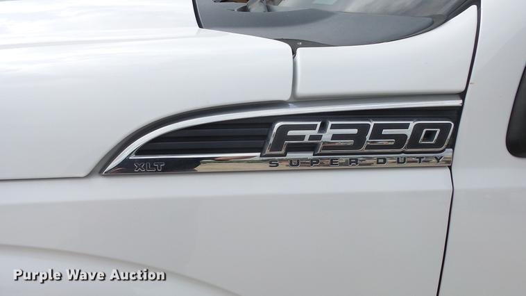 image for item ES9446 2013 Ford F350 Super Duty SuperCab pickup truck