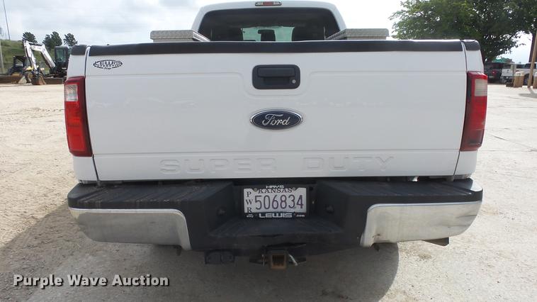 image for item ES9446 2013 Ford F350 Super Duty SuperCab pickup truck