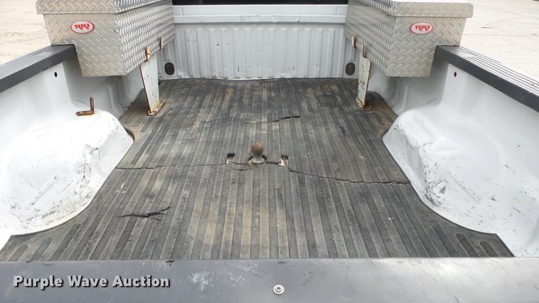 image for item ES9446 2013 Ford F350 Super Duty SuperCab pickup truck