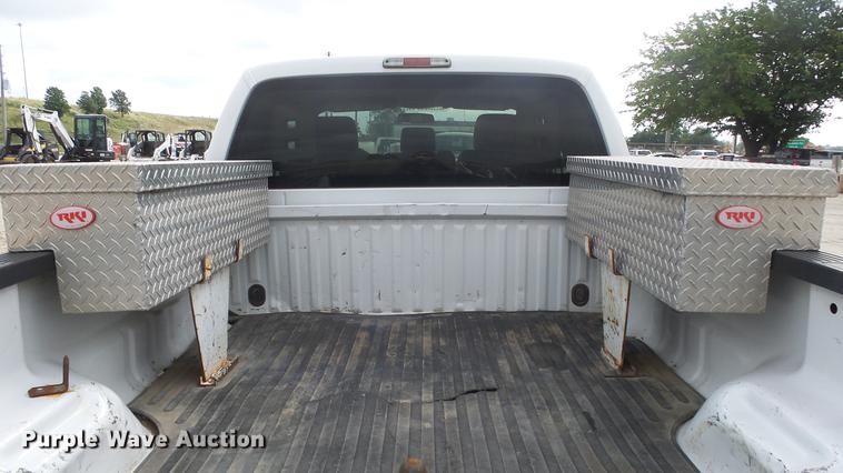 image for item ES9446 2013 Ford F350 Super Duty SuperCab pickup truck