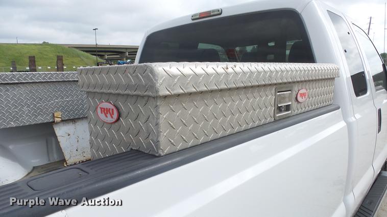 image for item ES9446 2013 Ford F350 Super Duty SuperCab pickup truck