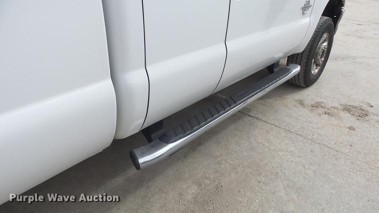 image for item ES9446 2013 Ford F350 Super Duty SuperCab pickup truck