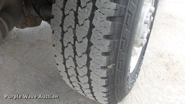 image for item ES9446 2013 Ford F350 Super Duty SuperCab pickup truck