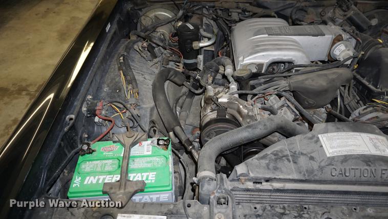 image for item ES9972 1988 Lincoln Town Car