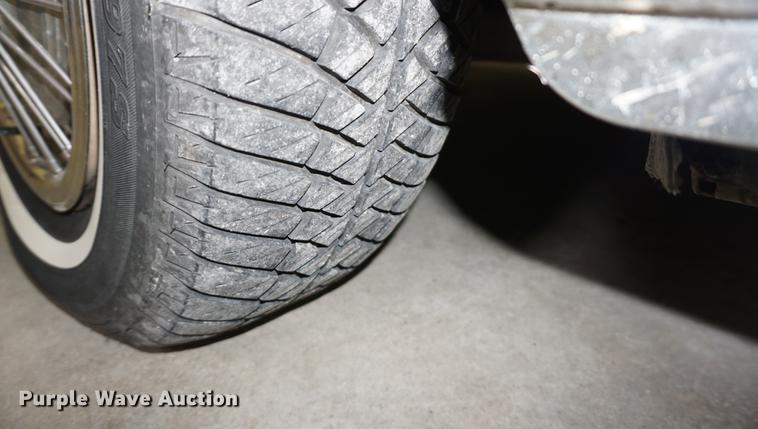 image for item ES9972 1988 Lincoln Town Car