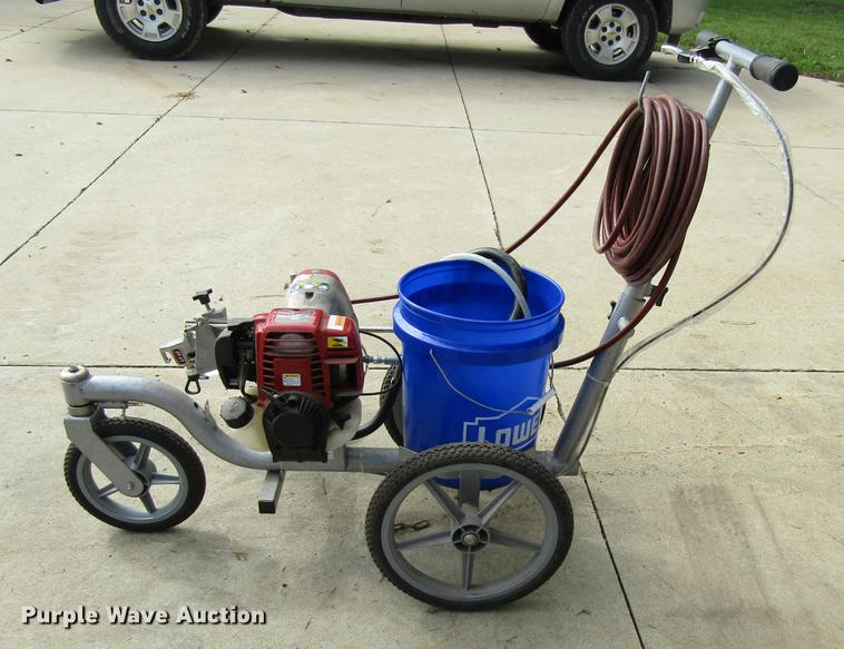 image for item EU9514 Titan Powrliner 850 line striper