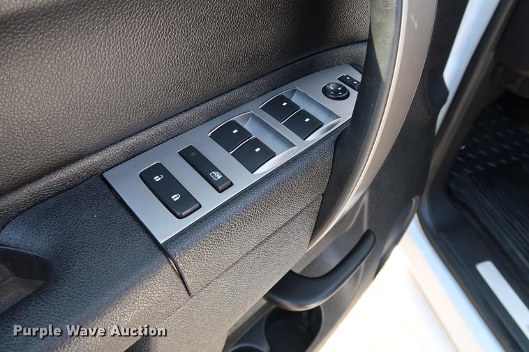 image for item FE9504 2012 Chevrolet Silverado 1500 Crew Cab pickup truck