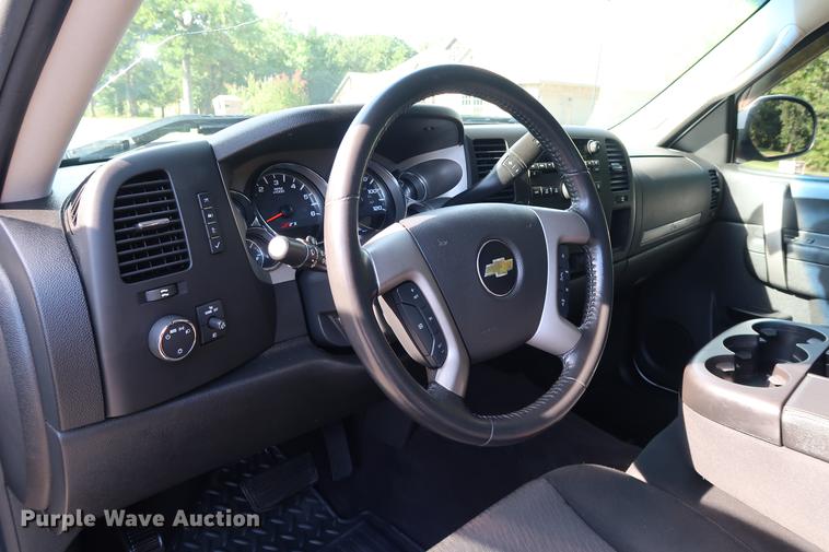 image for item FE9504 2012 Chevrolet Silverado 1500 Crew Cab pickup truck