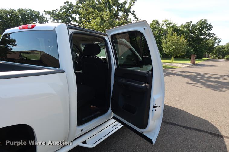 image for item FE9504 2012 Chevrolet Silverado 1500 Crew Cab pickup truck