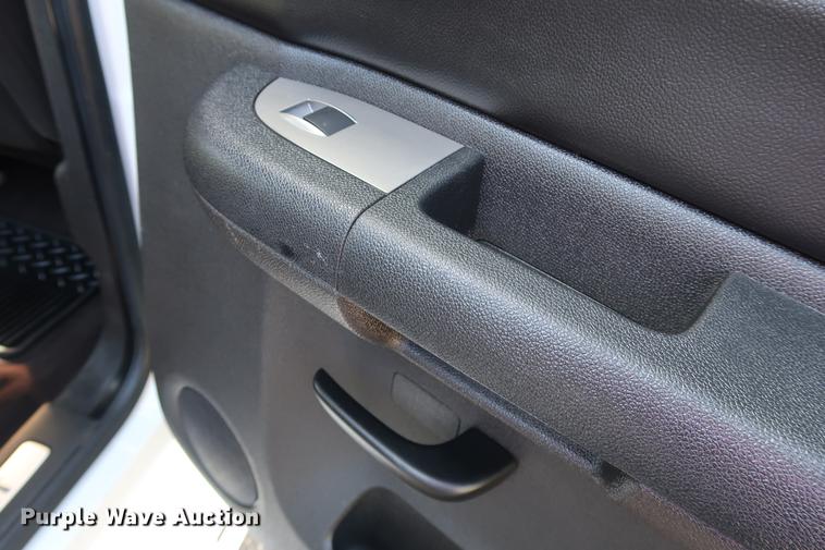 image for item FE9504 2012 Chevrolet Silverado 1500 Crew Cab pickup truck