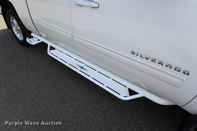 image for item FE9504 2012 Chevrolet Silverado 1500 Crew Cab pickup truck