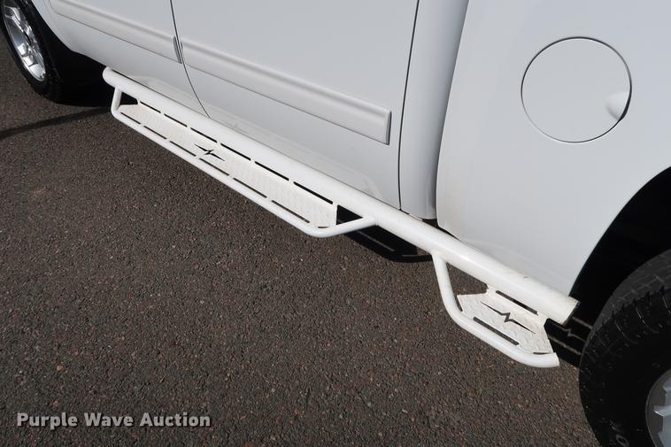 image for item FE9504 2012 Chevrolet Silverado 1500 Crew Cab pickup truck