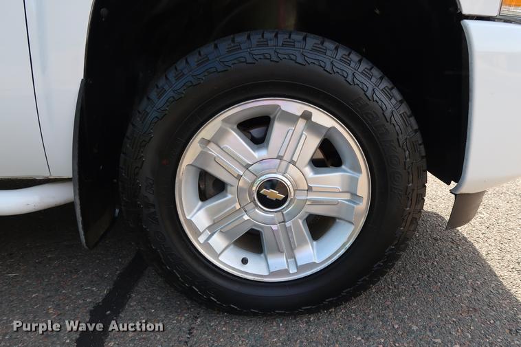 image for item FE9504 2012 Chevrolet Silverado 1500 Crew Cab pickup truck