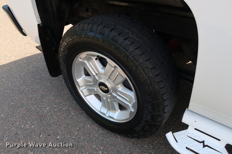 image for item FE9504 2012 Chevrolet Silverado 1500 Crew Cab pickup truck