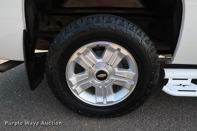 image for item FE9504 2012 Chevrolet Silverado 1500 Crew Cab pickup truck