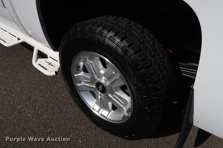 image for item FE9504 2012 Chevrolet Silverado 1500 Crew Cab pickup truck