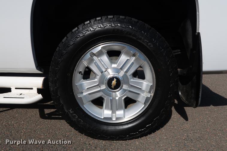 image for item FE9504 2012 Chevrolet Silverado 1500 Crew Cab pickup truck