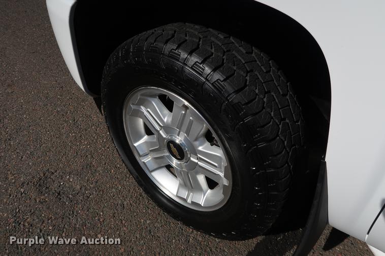 image for item FE9504 2012 Chevrolet Silverado 1500 Crew Cab pickup truck