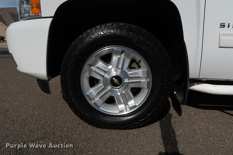 image for item FE9504 2012 Chevrolet Silverado 1500 Crew Cab pickup truck