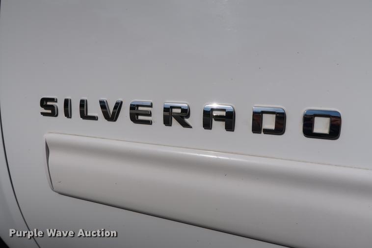 image for item FE9504 2012 Chevrolet Silverado 1500 Crew Cab pickup truck