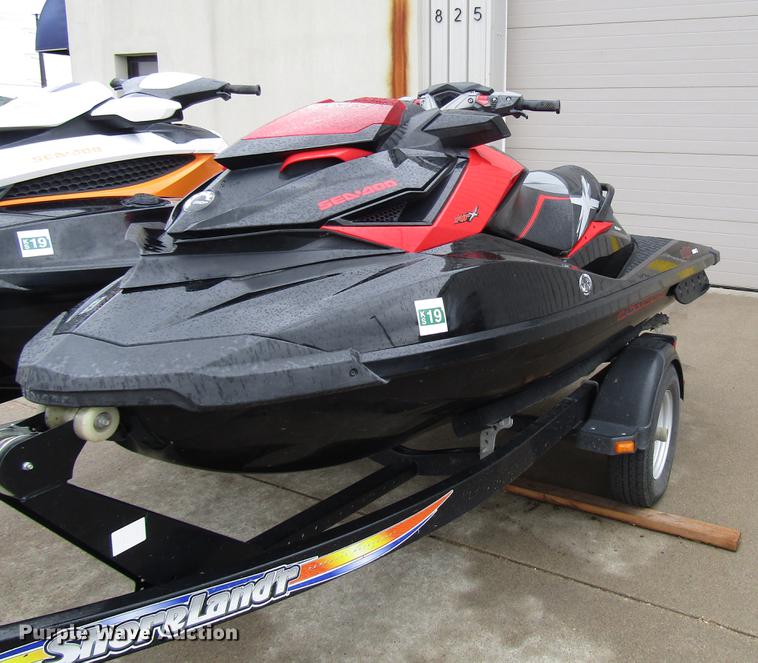 image for item FJ9504 (2) jet skis