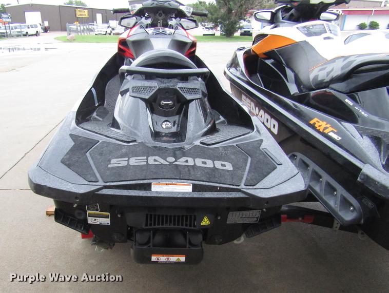 image for item FJ9504 (2) jet skis