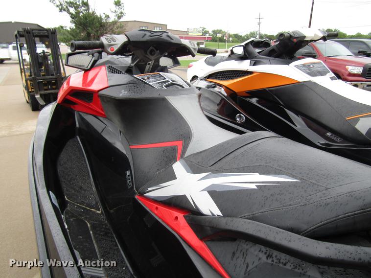 image for item FJ9504 (2) jet skis