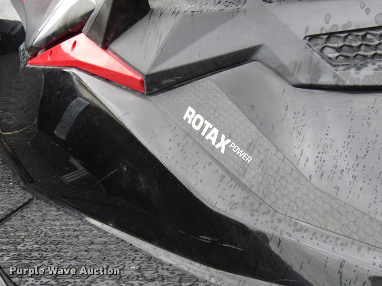 image for item FJ9504 (2) jet skis