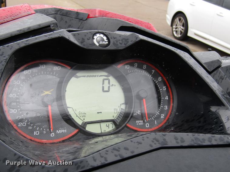 image for item FJ9504 (2) jet skis