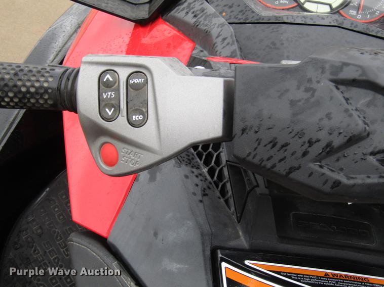 image for item FJ9504 (2) jet skis