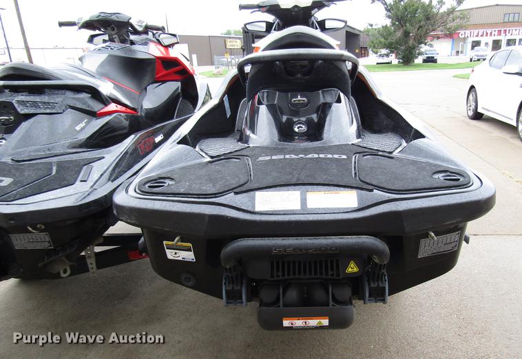 image for item FJ9504 (2) jet skis
