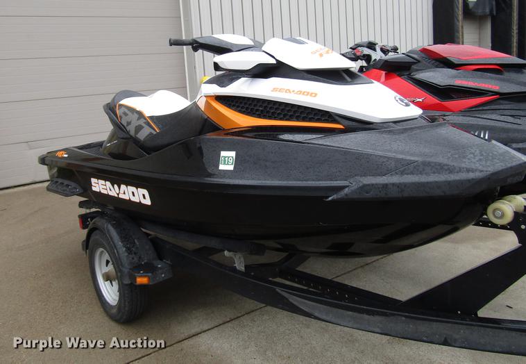 image for item FJ9504 (2) jet skis