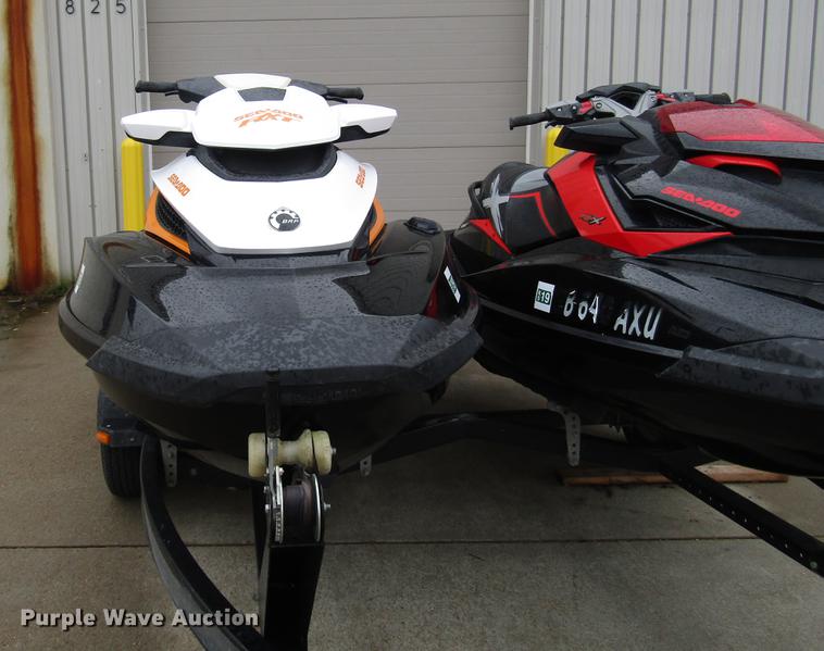 image for item FJ9504 (2) jet skis