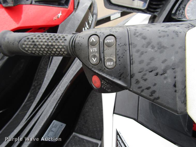 image for item FJ9504 (2) jet skis