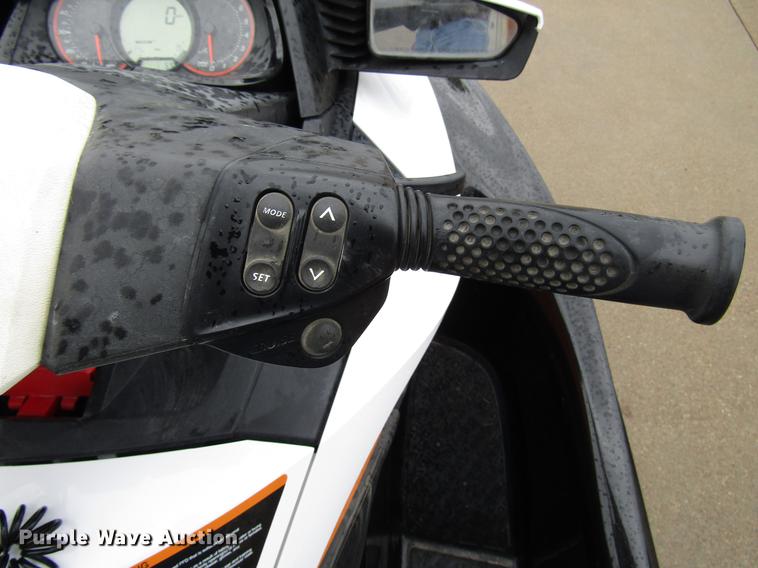 image for item FJ9504 (2) jet skis