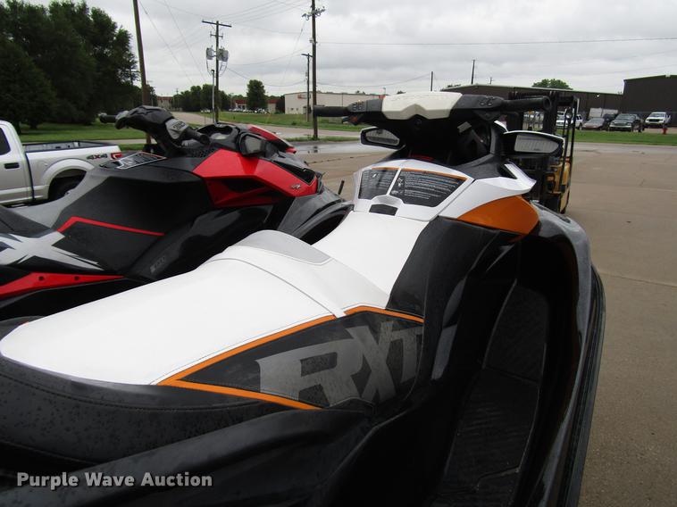 image for item FJ9504 (2) jet skis