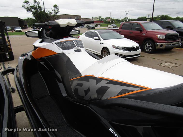 image for item FJ9504 (2) jet skis