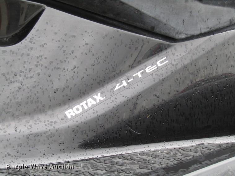 image for item FJ9504 (2) jet skis