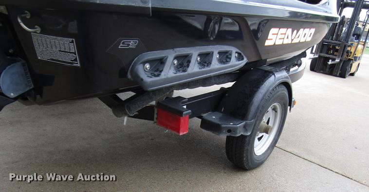 image for item FJ9504 (2) jet skis