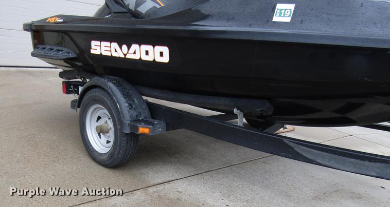 image for item FJ9504 (2) jet skis