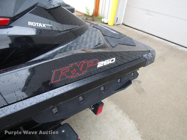 image for item FJ9504 (2) jet skis