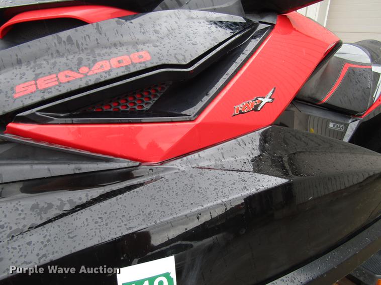 image for item FJ9504 (2) jet skis