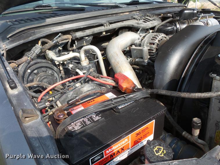 image for item FT9793 2006 Ford F350 Super Duty Crew Cab flatbed pickup truck