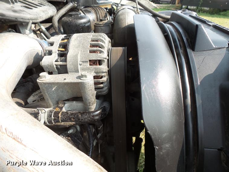 image for item FT9793 2006 Ford F350 Super Duty Crew Cab flatbed pickup truck