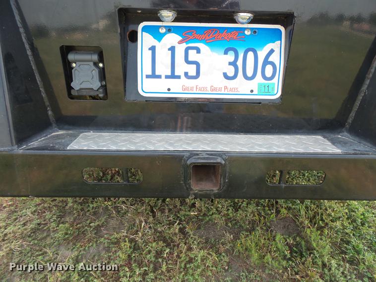 image for item FT9793 2006 Ford F350 Super Duty Crew Cab flatbed pickup truck